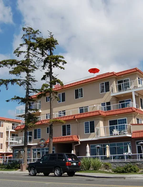 Hotel-SandCastle-birch-bay-from-outside